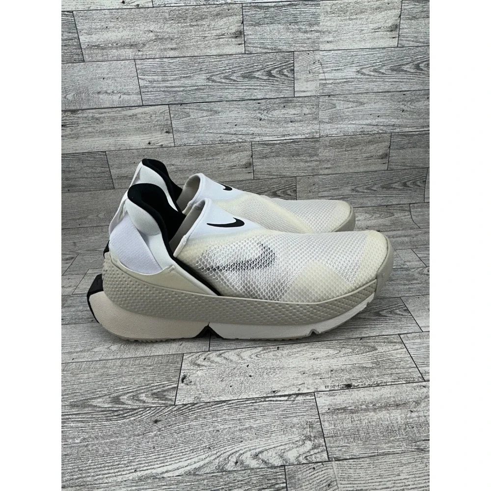 Nike Go FlyEase Men 10 White Sail Black Hands Free Slip On Sneakers CW5883-101